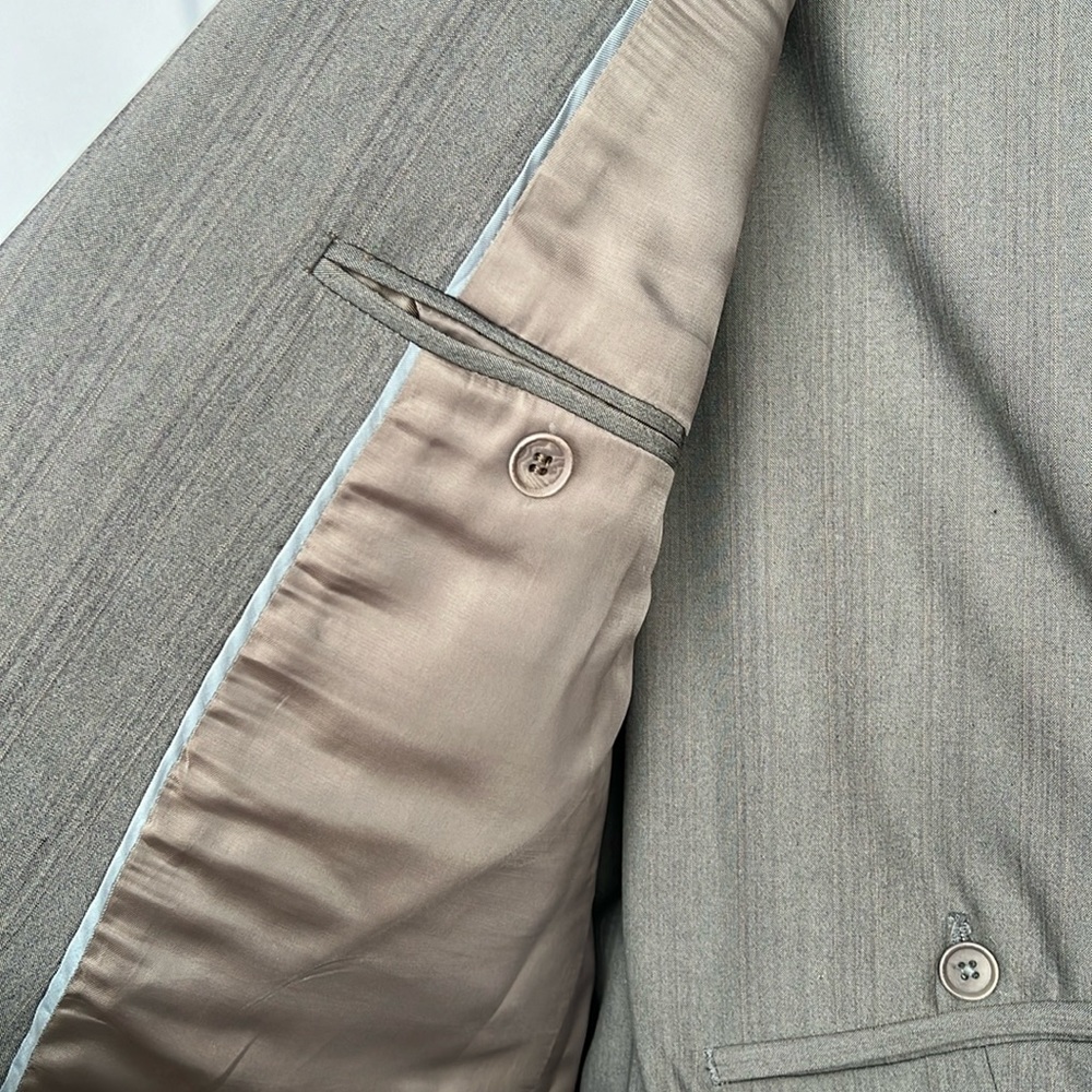 Calvin Klein Men’s Light Grey Striped Two-Piece Suit (44R, 38/30) - Picture 4 of 14